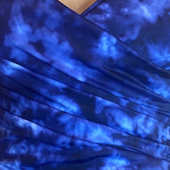 Aqua Green Blue Tie-Dyed UPF 50 Twist-Front One-Piece Swim Suit Size Medium NWT - Picture 4 of 9